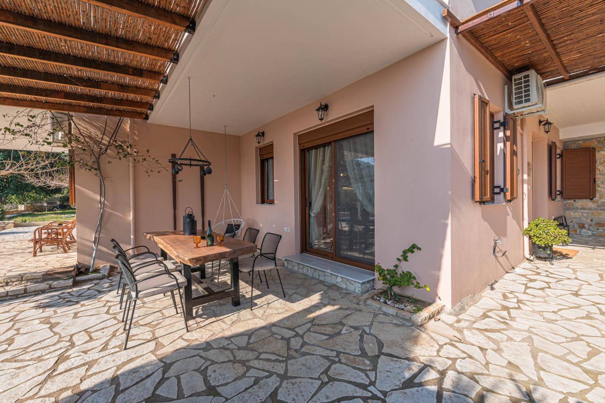 Paralio Astros Beachfront Suites Xiropigado Exterior photo