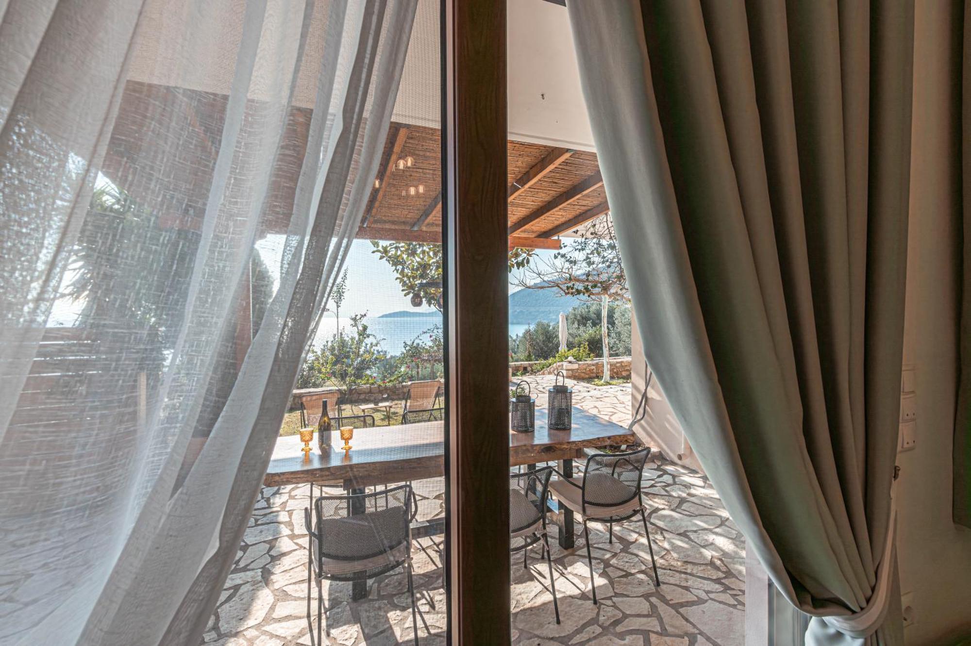 Paralio Astros Beachfront Suites Xiropigado Exterior photo