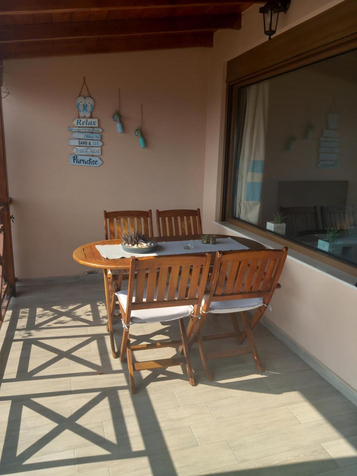 Paralio Astros Beachfront Suites Xiropigado Room photo