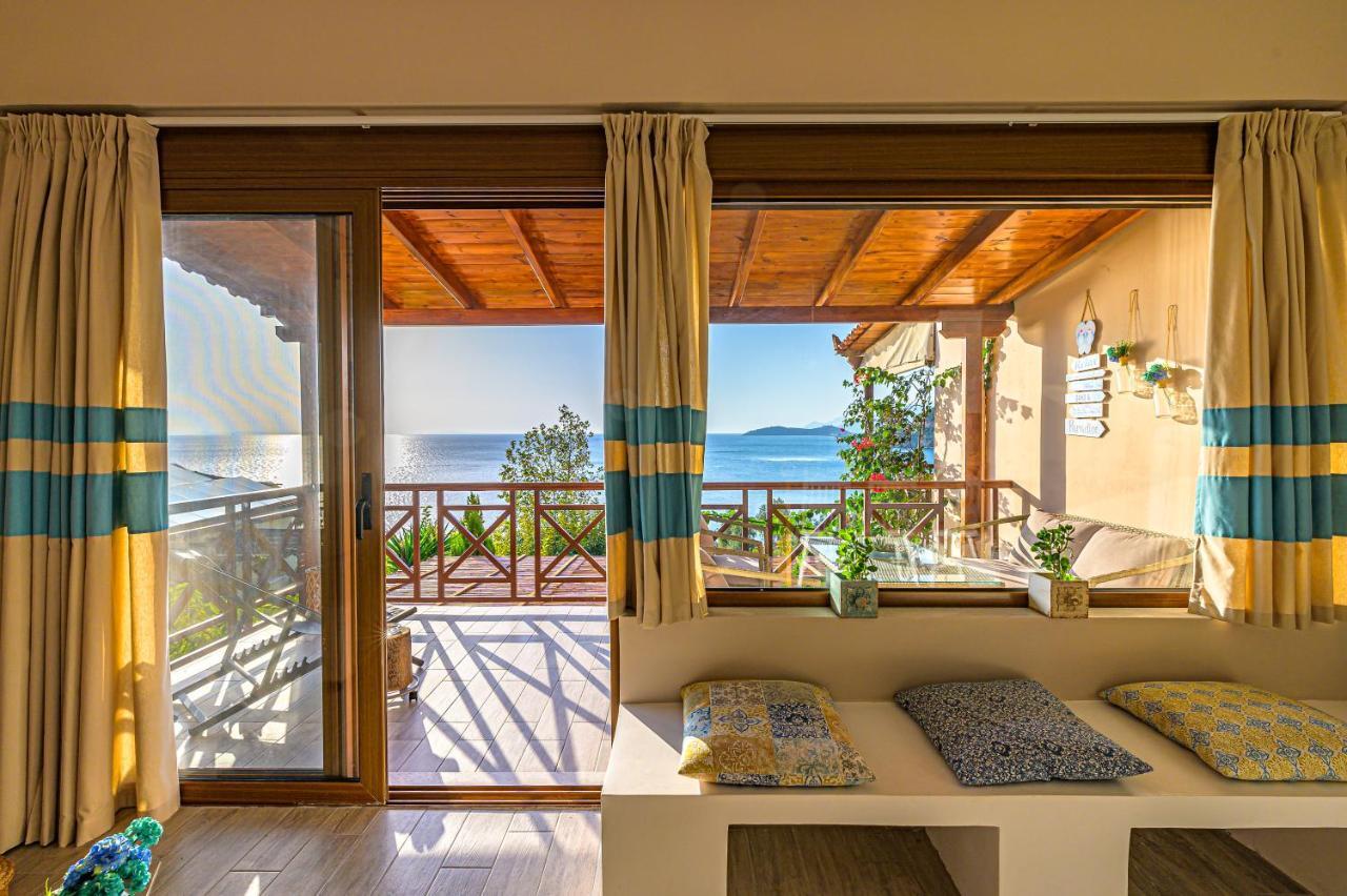 Paralio Astros Beachfront Suites Xiropigado Exterior photo