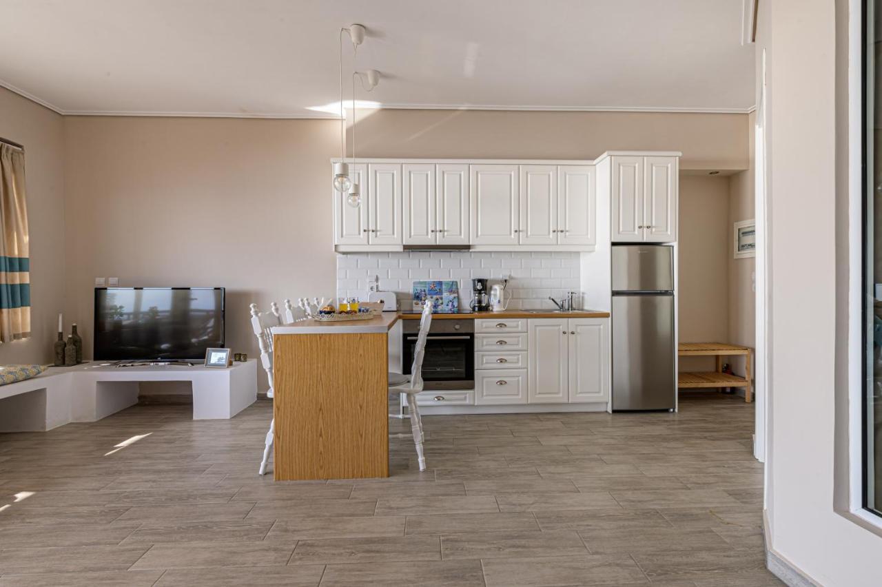 Paralio Astros Beachfront Suites Xiropigado Exterior photo