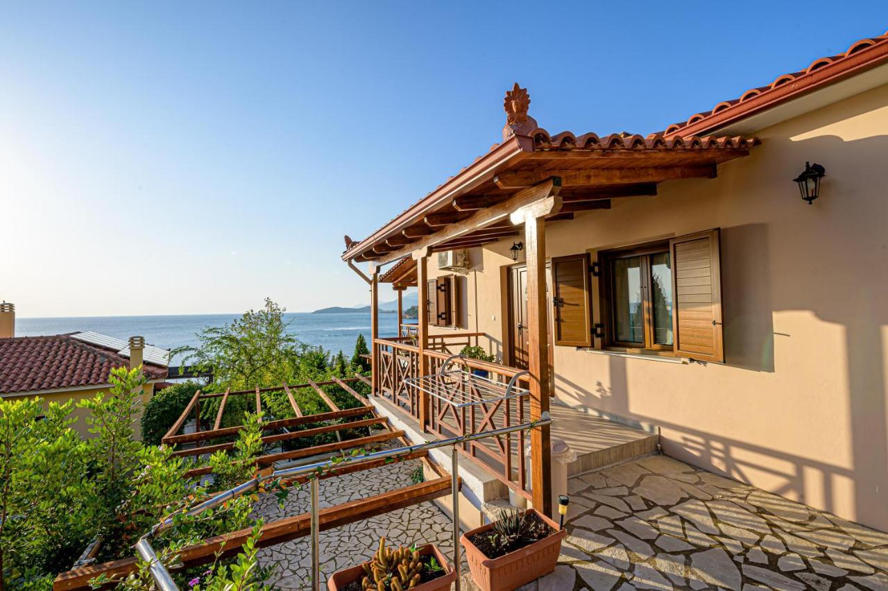 Paralio Astros Beachfront Suites Xiropigado Exterior photo